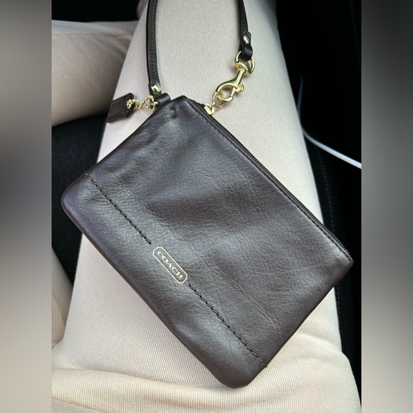 Coach Handbags - Coach leather wristlet